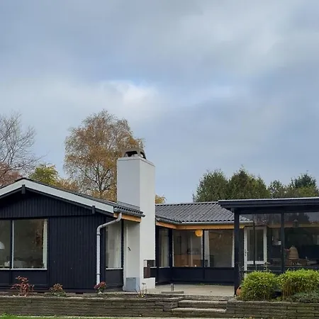 בית נופש Newly Renovated House Near In Hornbæk